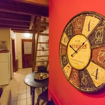 Katsarou Apartment